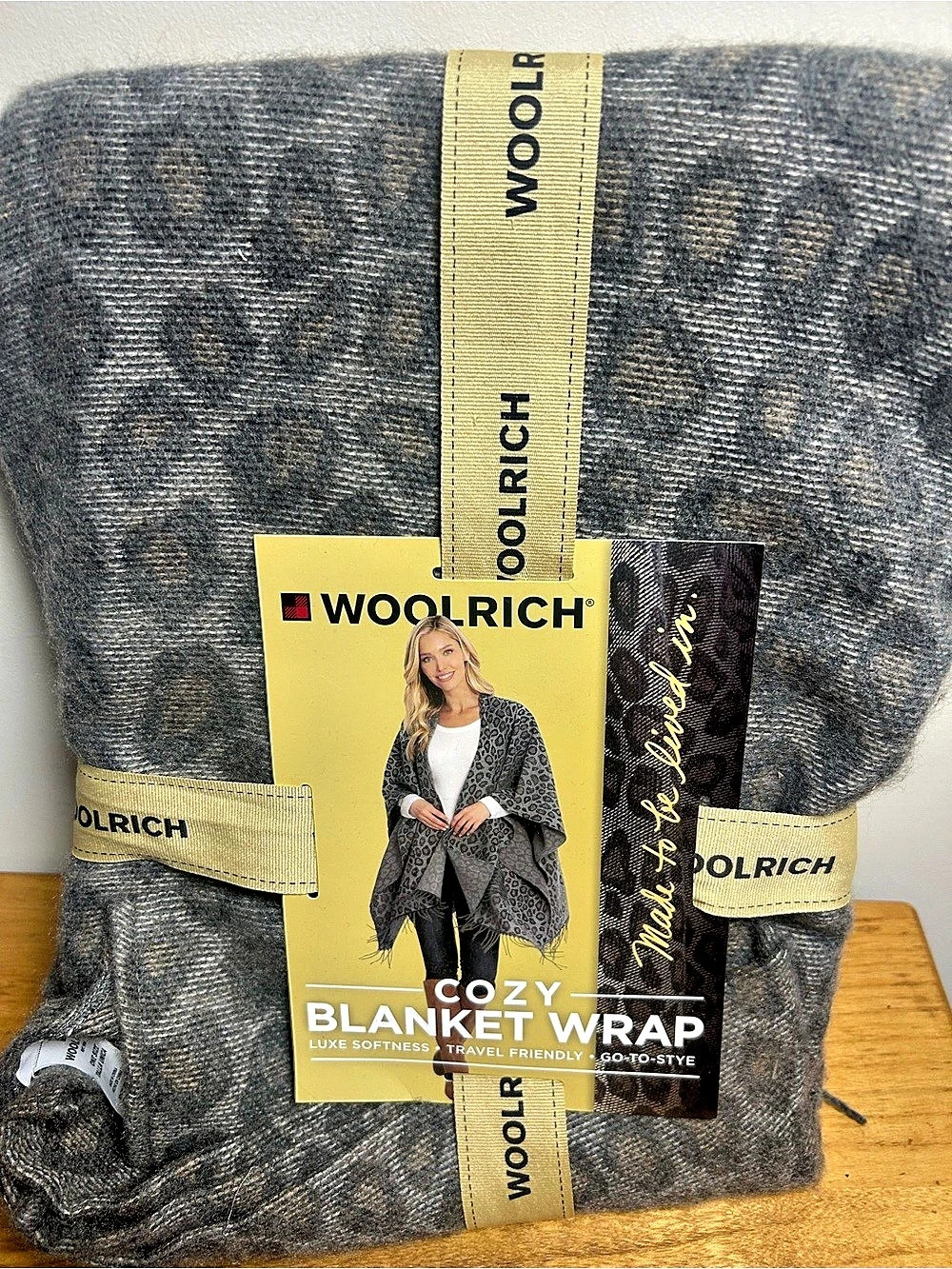 Woolrich Cozy Blanket Wrap Animal Print Blanket Wrap Gray NWT